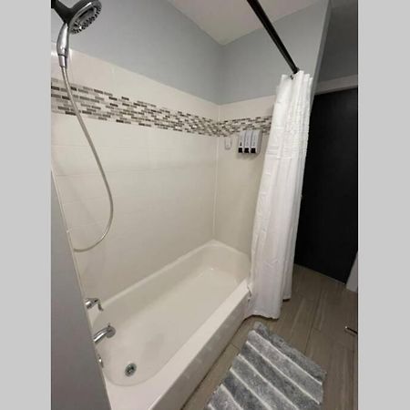 Industrial Brick Townhouse In Downtown Lancaster Villa Esterno foto