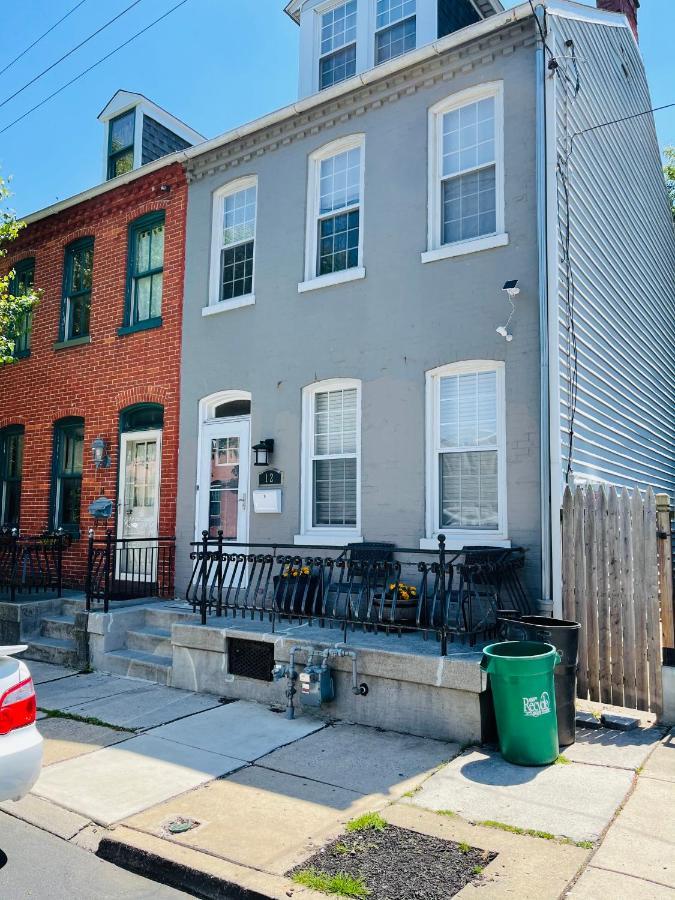Industrial Brick Townhouse In Downtown Lancaster Villa Esterno foto